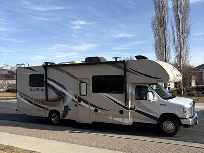 2018 Four Winds 28z Low Miles!