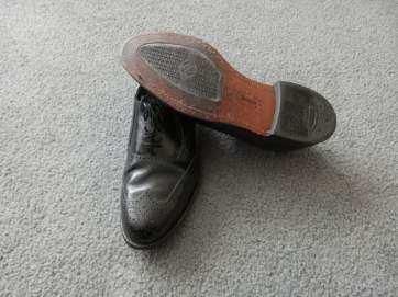 Dexter wing-tip dress shoes, 11 medium