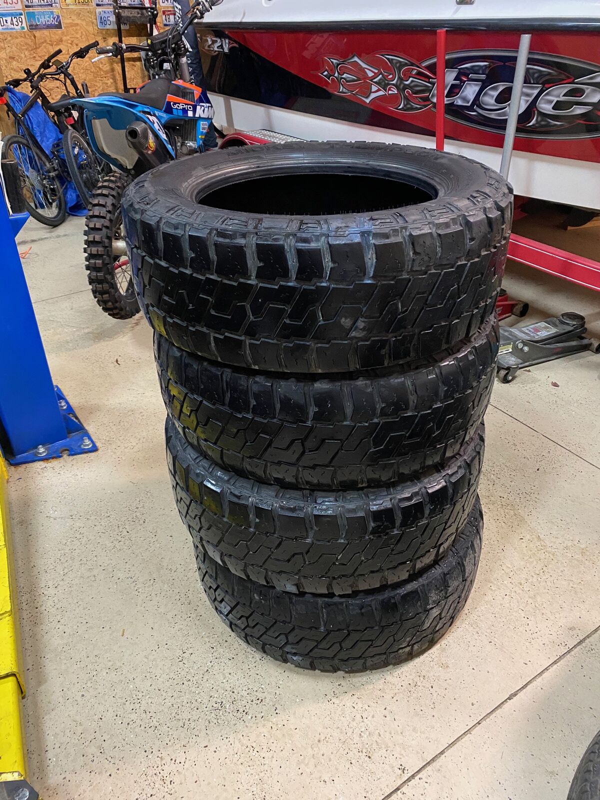 Mickey Thompson Baja Legend EXP 275 60 R20 - set of 4