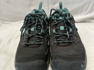 Keen women’s size 7 gray/beach blue WP hiking shoes