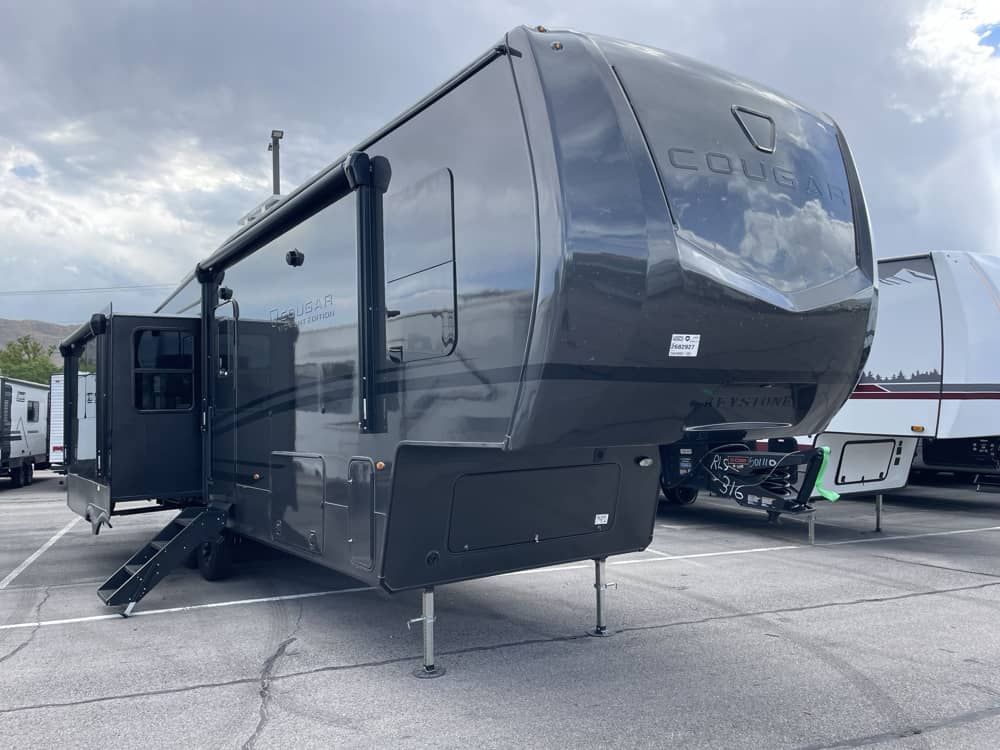 New 2027 Keystone Cougar Midnight Edition 316RLS