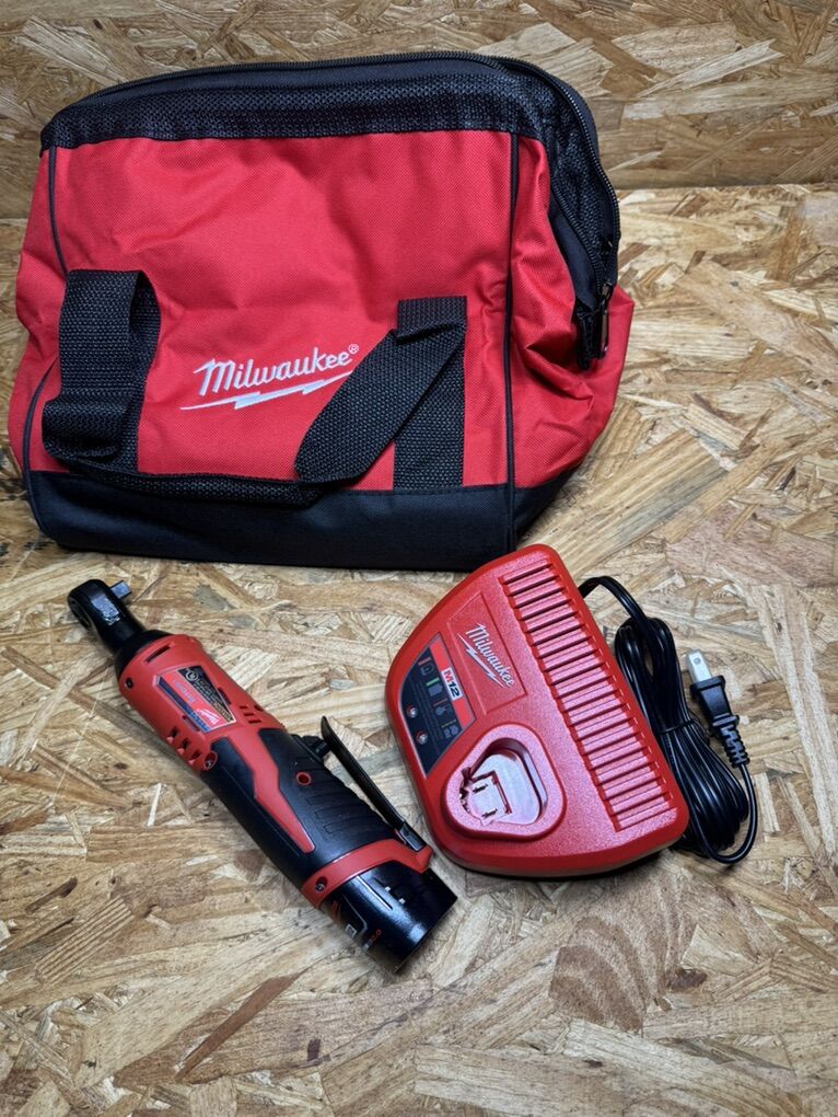 M12 Ratchet Milwaukee 3/8