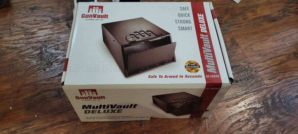 GunVault MultiVault DELUXE GV2000D Quick Access Pistol Safe - New in Box
