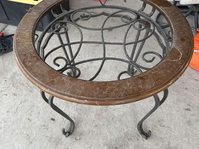 Round Wood & Wrought Iron Accent Table - Versatile Side/End Table, Plant Stand