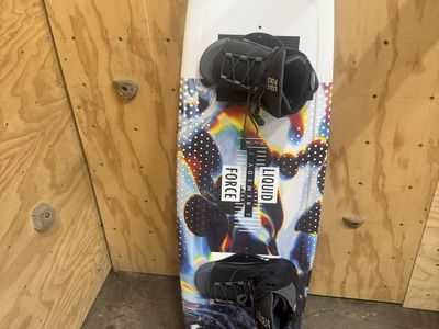 Liquid Force Remedy 142 Wakeboard with Bindings