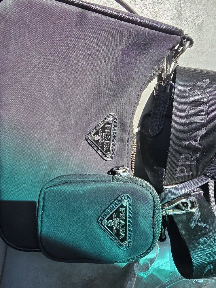 Prada Re-Edition 2005 black Nylon Bag