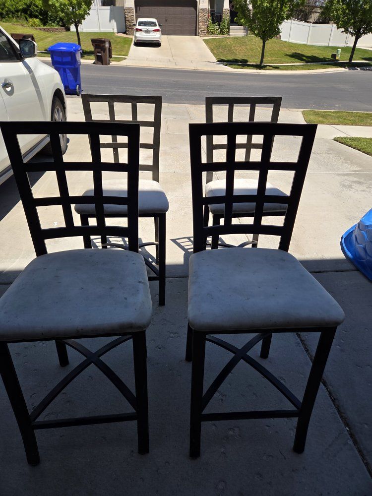 4 Bar Stools