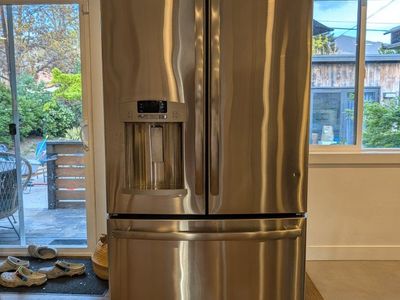 GE French Door Refrigerator with Ice maker