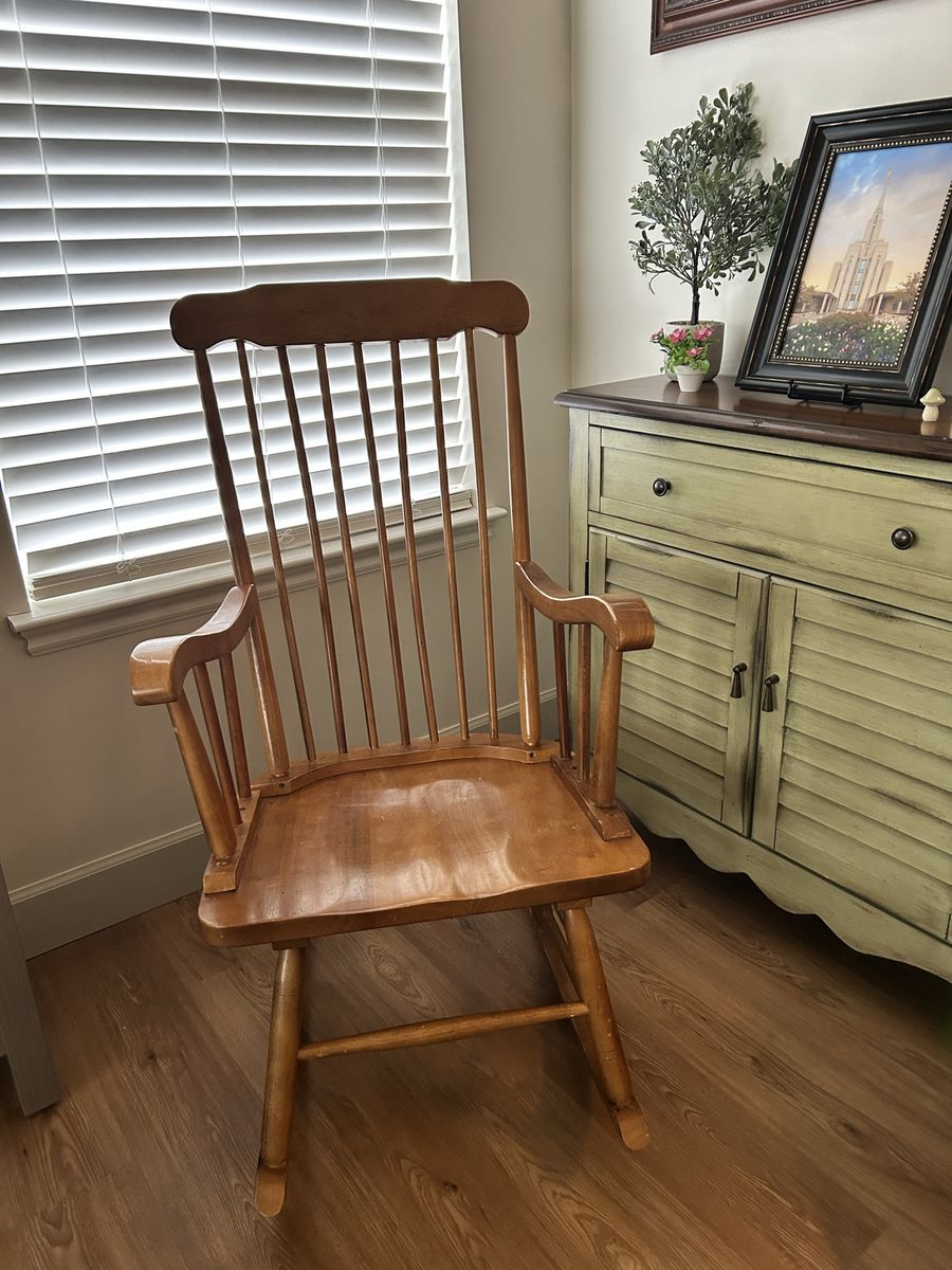 Vintage + MINT Oak rocking chair
