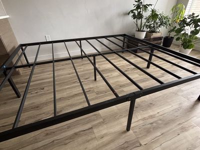 Metal king size bed frame