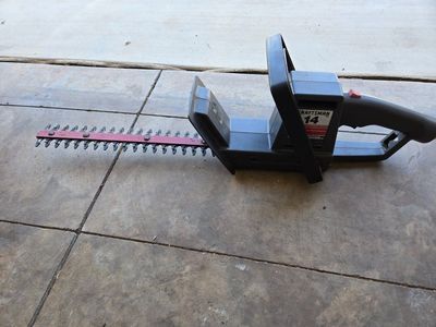 Craftsman 14in bushwaker hedge trimmer electric