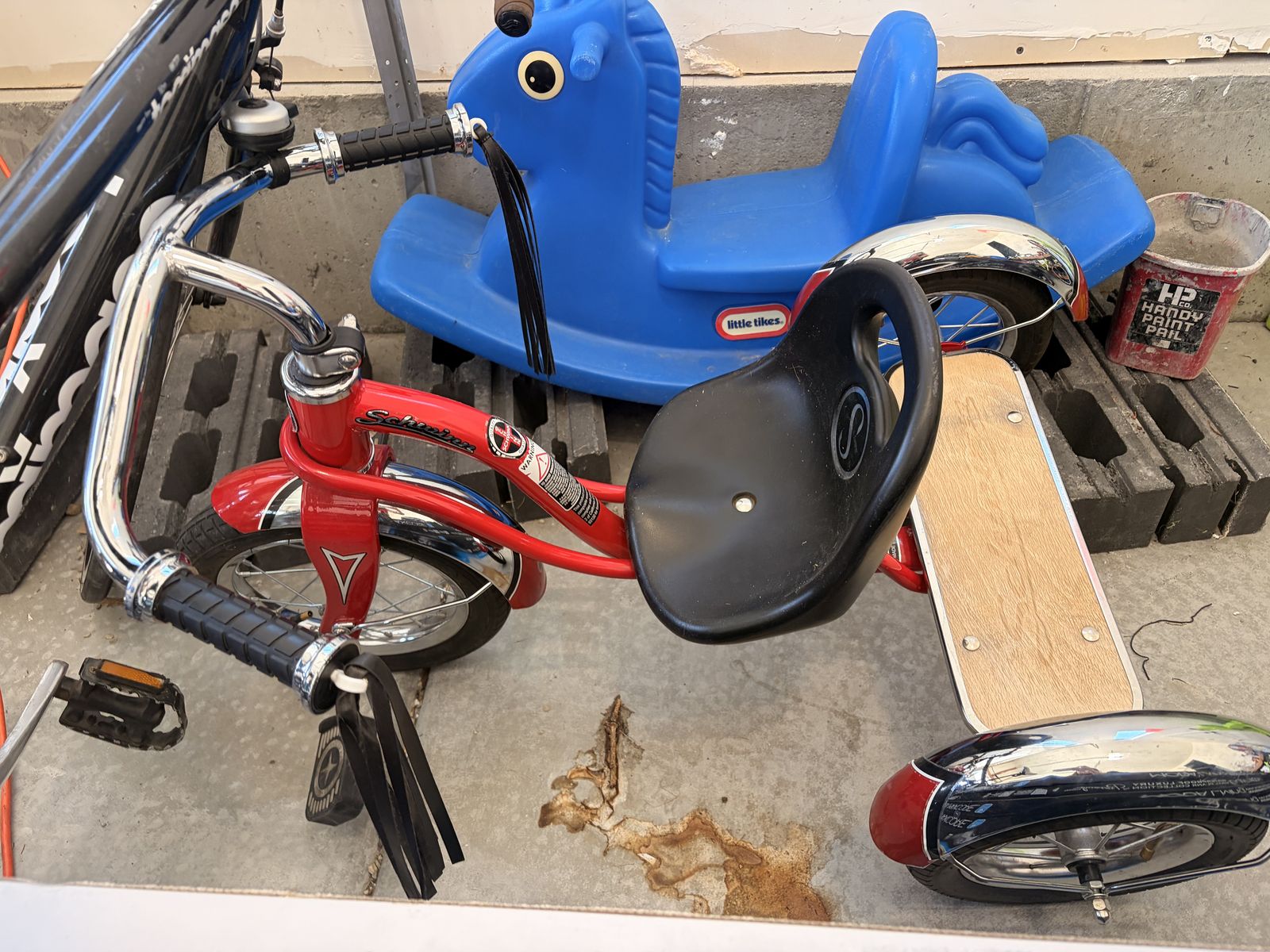 SchwInn Tricycle Roadster