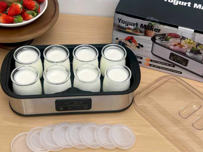 New in box Yogurt Maker Machine with 8 Jars