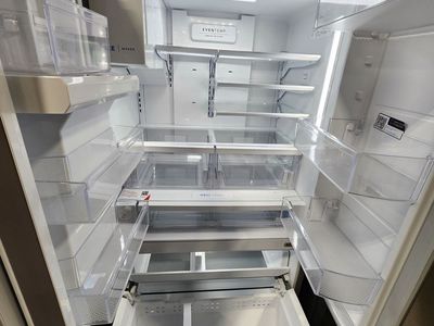 FRIGIDAIRE 23 CF COUNTER DEPTH STAINLESS STEEL FRENCHDOOR FRIDGE! BRAND NEW