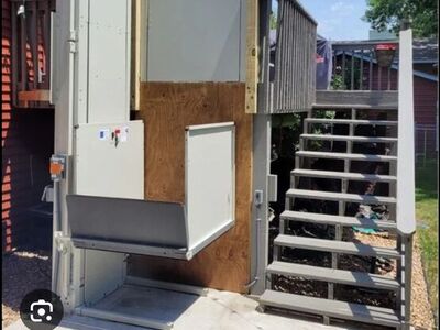 Bruno 3200 Series Outdoor Vertical Platform Lift