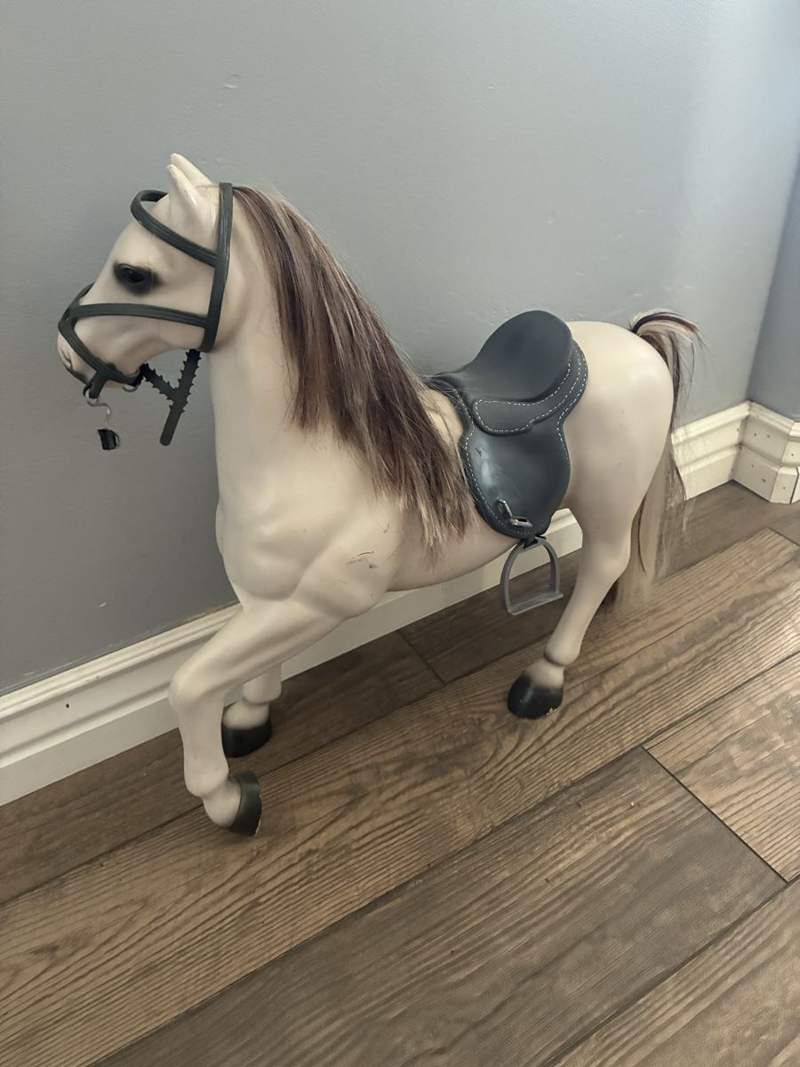 Toy horse