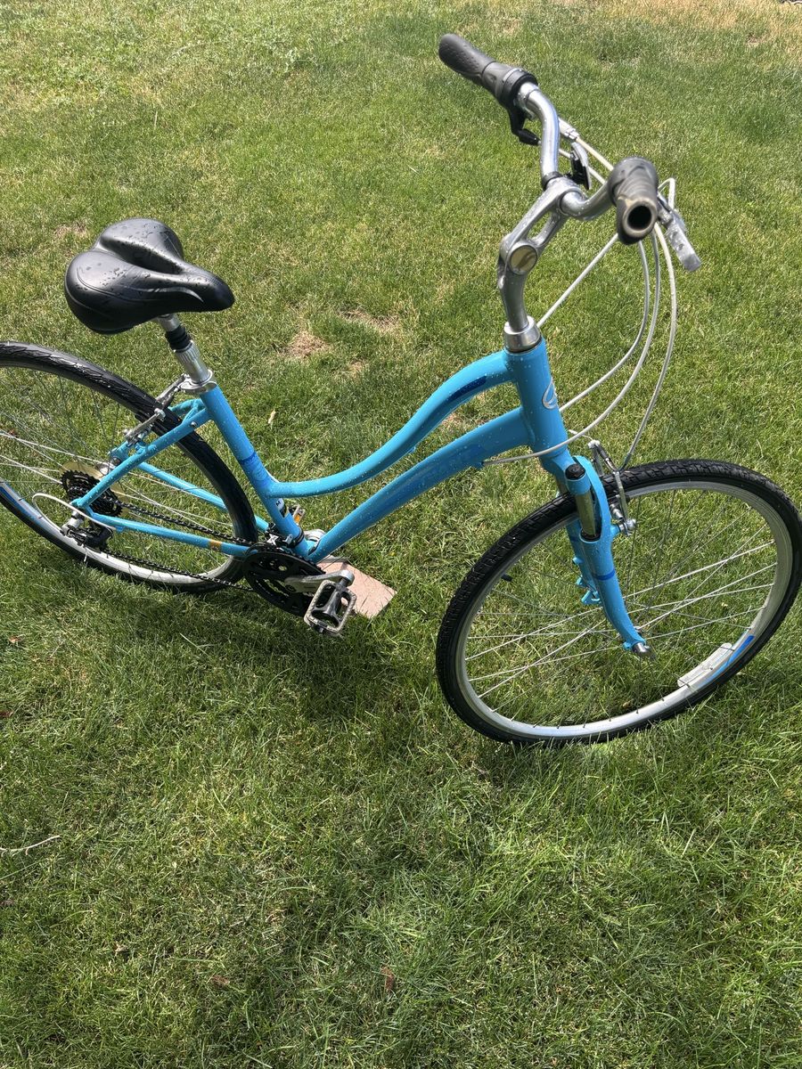Giant Sedona Step-Through Hybrid Fitness Bike - Blue