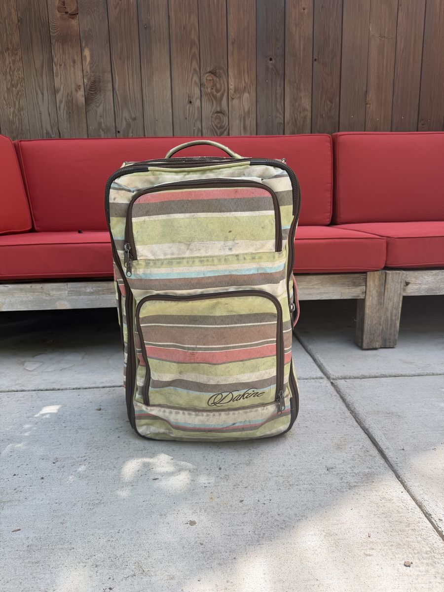 Dakine Rolling Suitcase