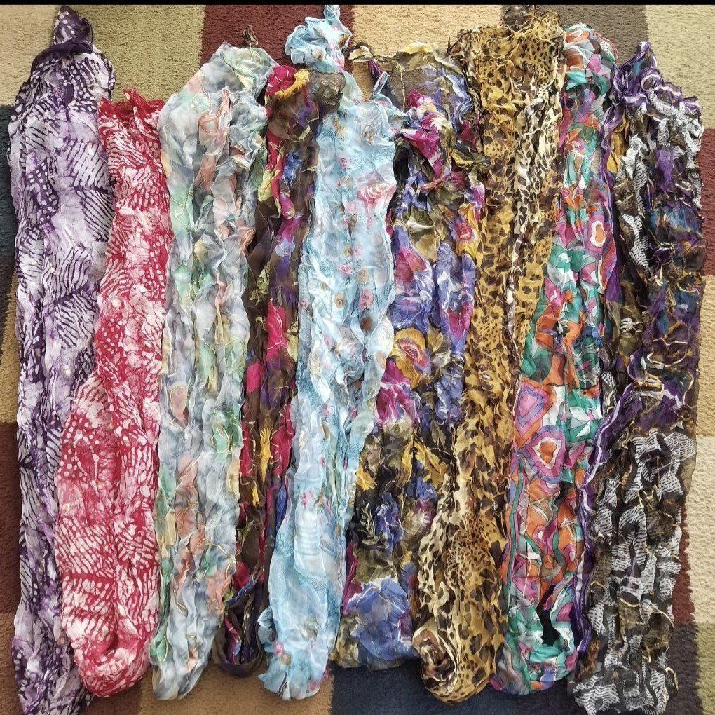 Set of 9 beautiful scarfs