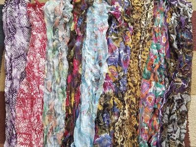 Set of 9 beautiful scarfs
