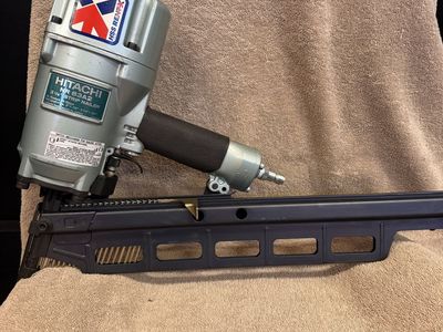 Hitachi Nr83a2 3-1/4" Nail gun