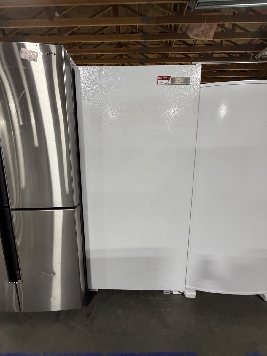 GOOD CONDITION FRIGIDAIRE UPRIGHT FREEZER 21CF