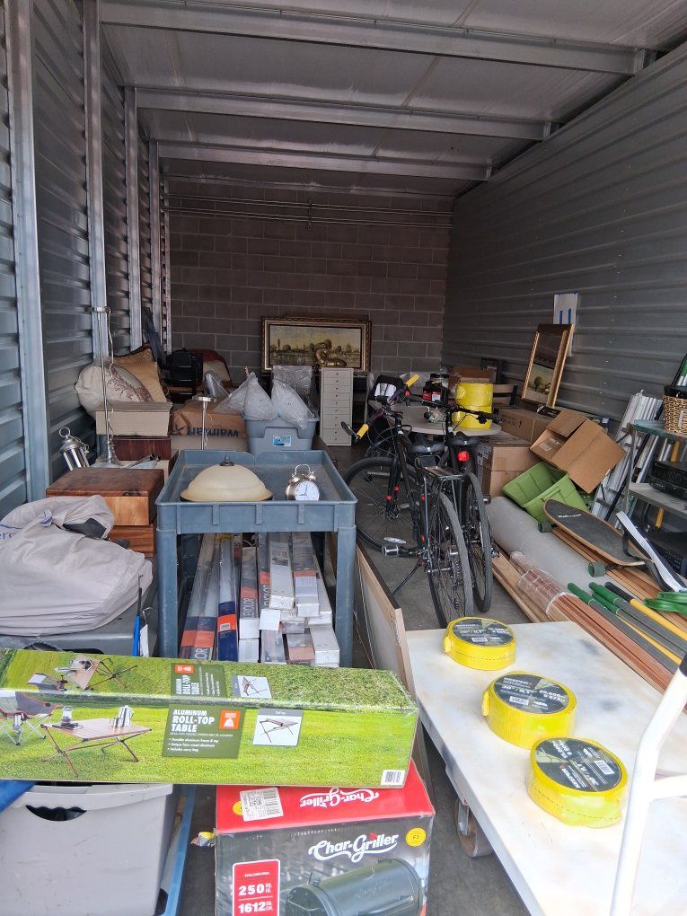 liqudating storage unit 
