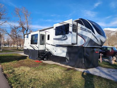 2023 Grand Design 380FL $90,000 Make Offer!!!!