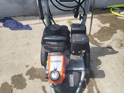Husqvarna 3200 PSI Pressure Washer with Adjustable Pressure and Idle Down