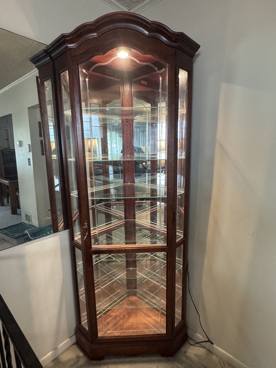 Howard Miller Collector Cabinet