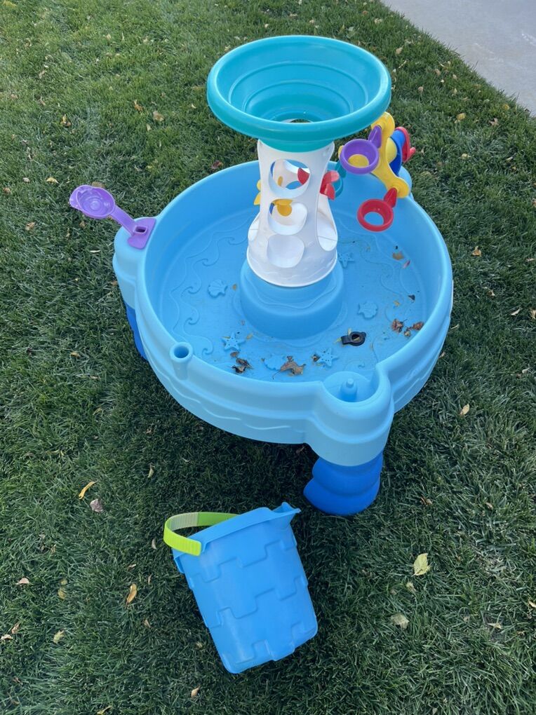 Simple sand and water table