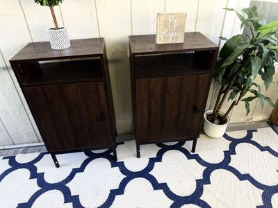 NEW. Beautiful set 2 nightstands