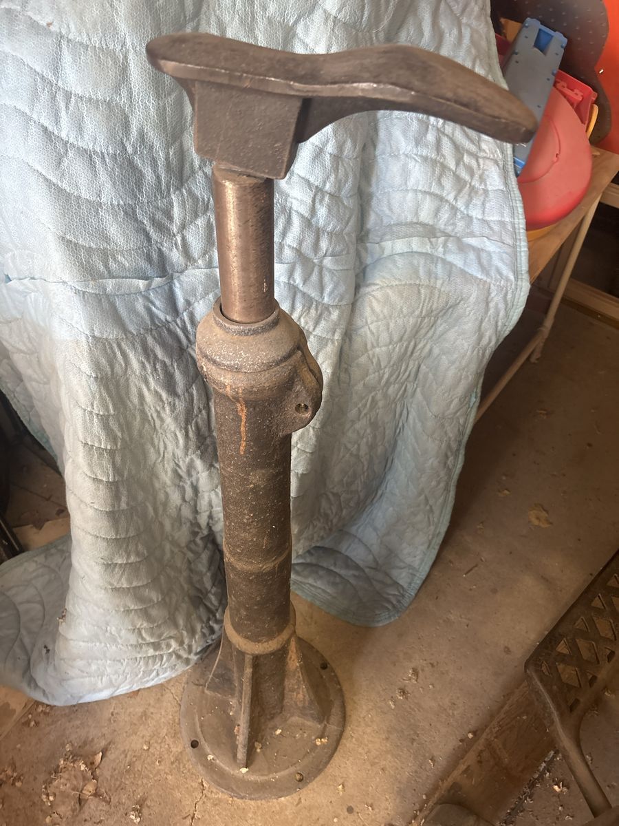 Vintage Cast Iron Cobbler Shoe Last Stand Anvil Foot Rest Tool