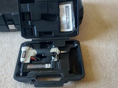 PORTER-CABLE 1 3/8" 23GA Finish Nailer with Case - Excellent Condition