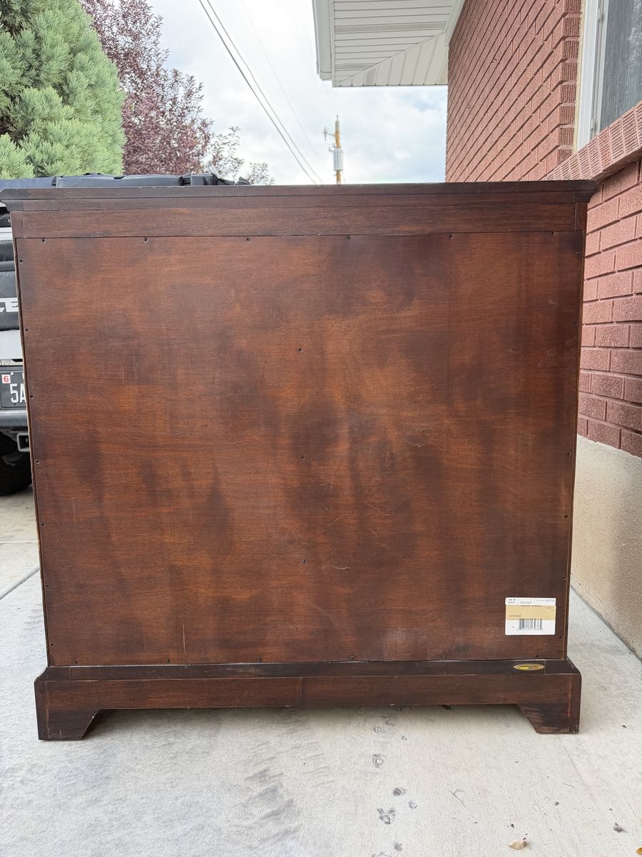 Main image 4