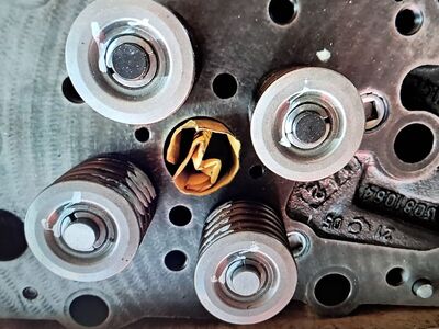 Cummins N14 Volvo John deere Kenworth3646323RX