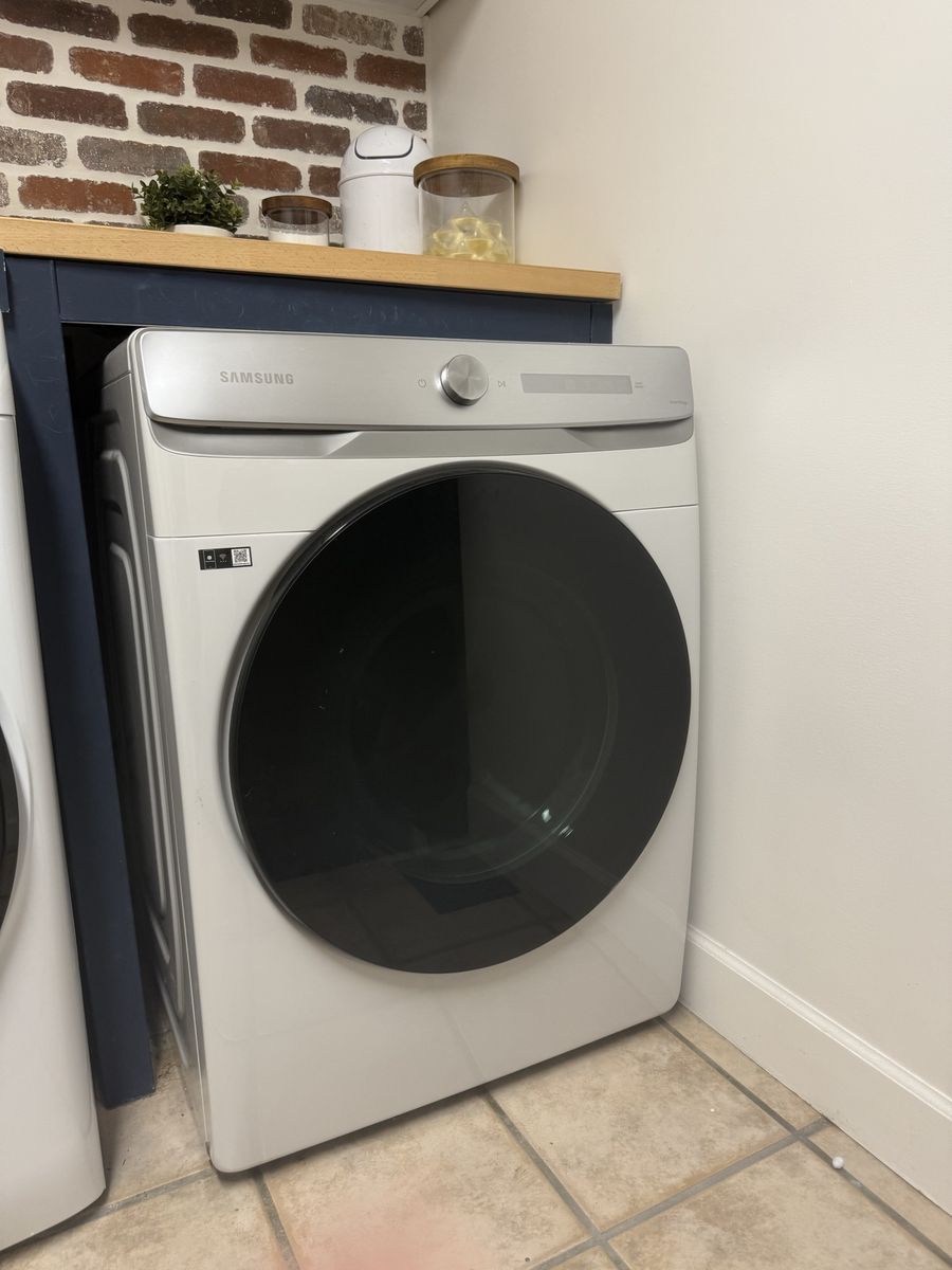 Samsung 7.5 cu. ft. Smart Dial Gas Dryer with Steam