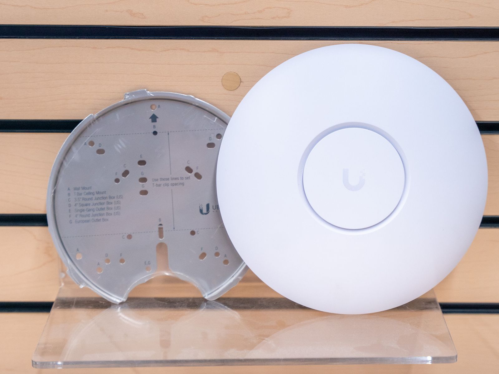 Ubiquiti Unifi U7 Pro | WiFi 7 Wireless Access Point w/ Mounting Plate