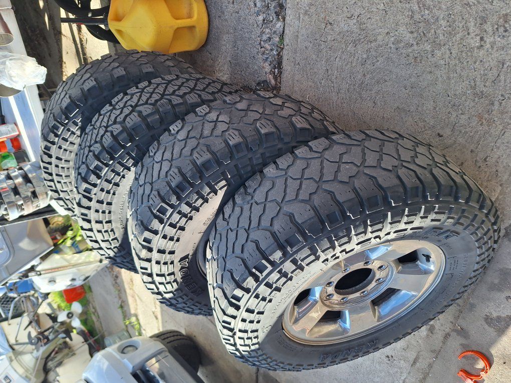 Ram 2500 rims & tires