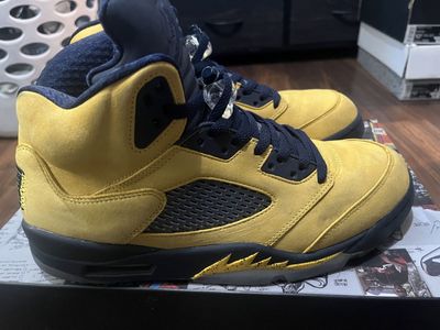 Jordan retro 5 se yellow /marine college