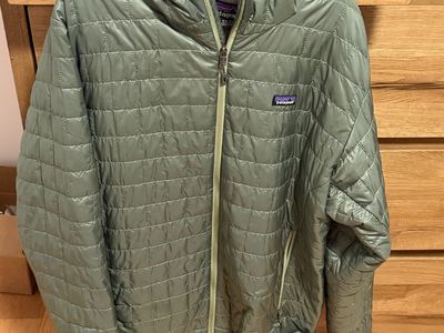 Patagonia Nano Puff Hoody Jacket XXL Men’s Green Quilted Lightweight Insulated Hooded