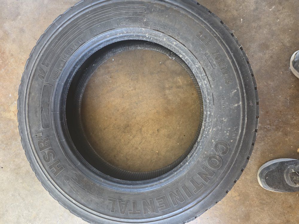 Continental HSR 225/70r19.5