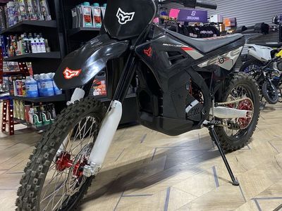 2025 Arctic Leopard EXE 800