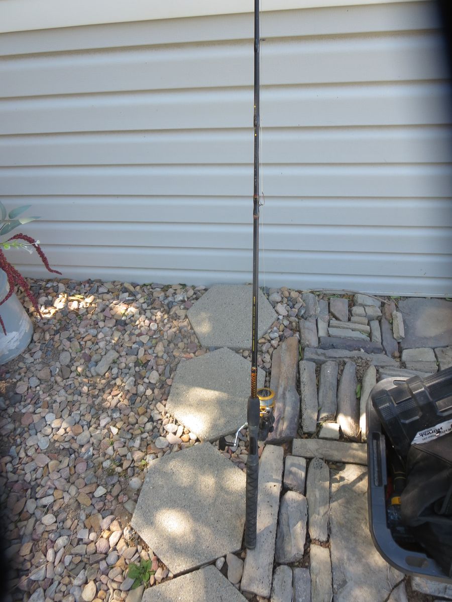 Ugly Stik GX2 Fishing Rod 6'6" Medium Action 8-20lb Line Spinning Rod