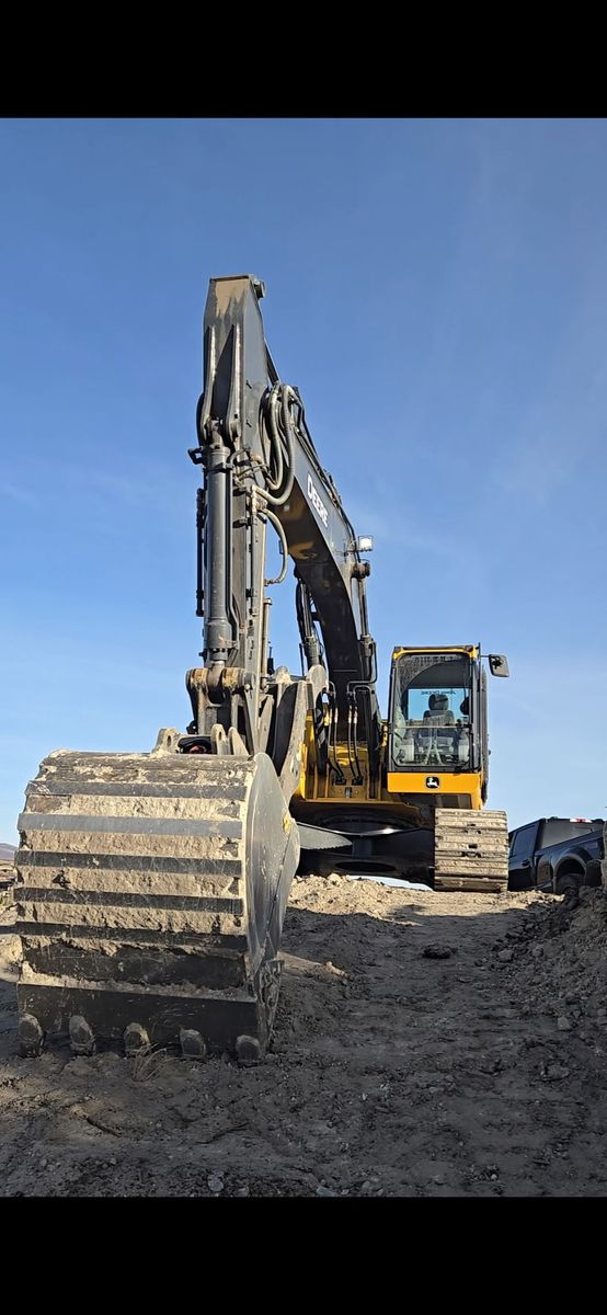 245P Excavator Ready To Move Dirt