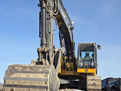 245P Excavator Ready To Move Dirt