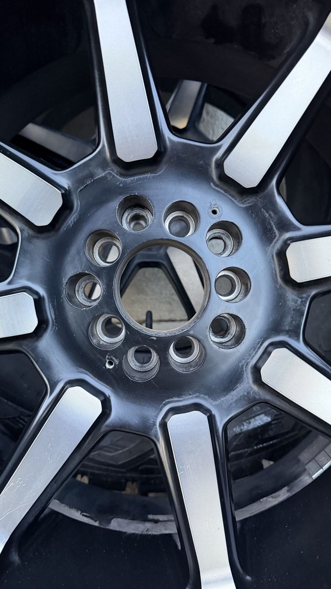 Main image 3
