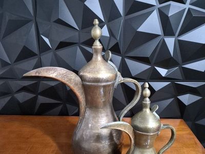 Middle Eastern Antique Dallah Arabic Coffee Pot Dimensions: (23"×19"×9") & Middle Eastern Antique Dallah Arabic Coffee Pot
Dimen