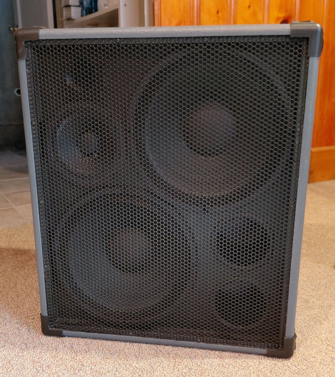 Dr. Bass 2-12  speaker Cabinet