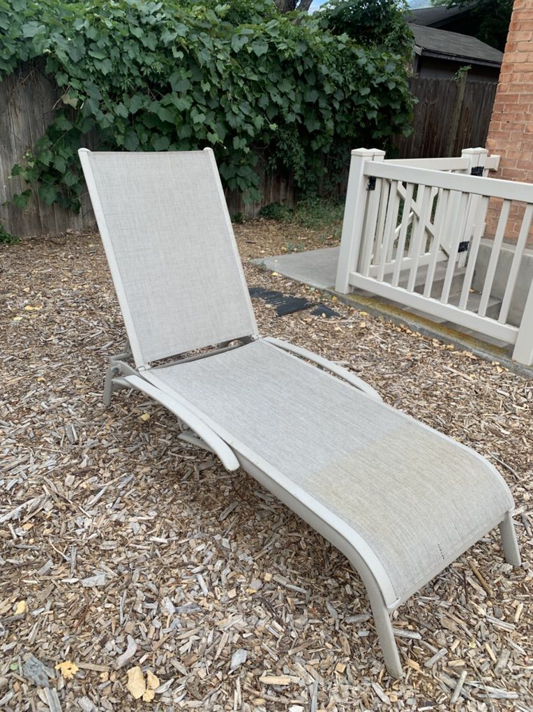 Outdoor Lounge Chair